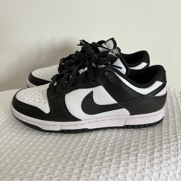 Nike Dunk Low, black and white, Panda, women’s size 7 - Picture 5 of 9
